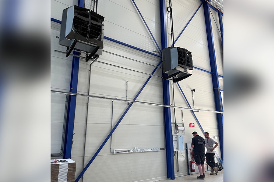 Krachtige warmtepompheaters voor medisch magazijn Angiocare 2