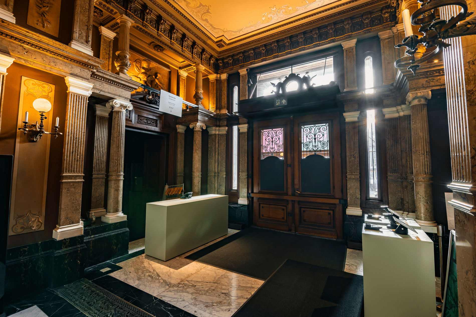 Innovatief luchtgordijn scheidt binnen- en buitenklimaat in Teylers Museum Haarlem 4