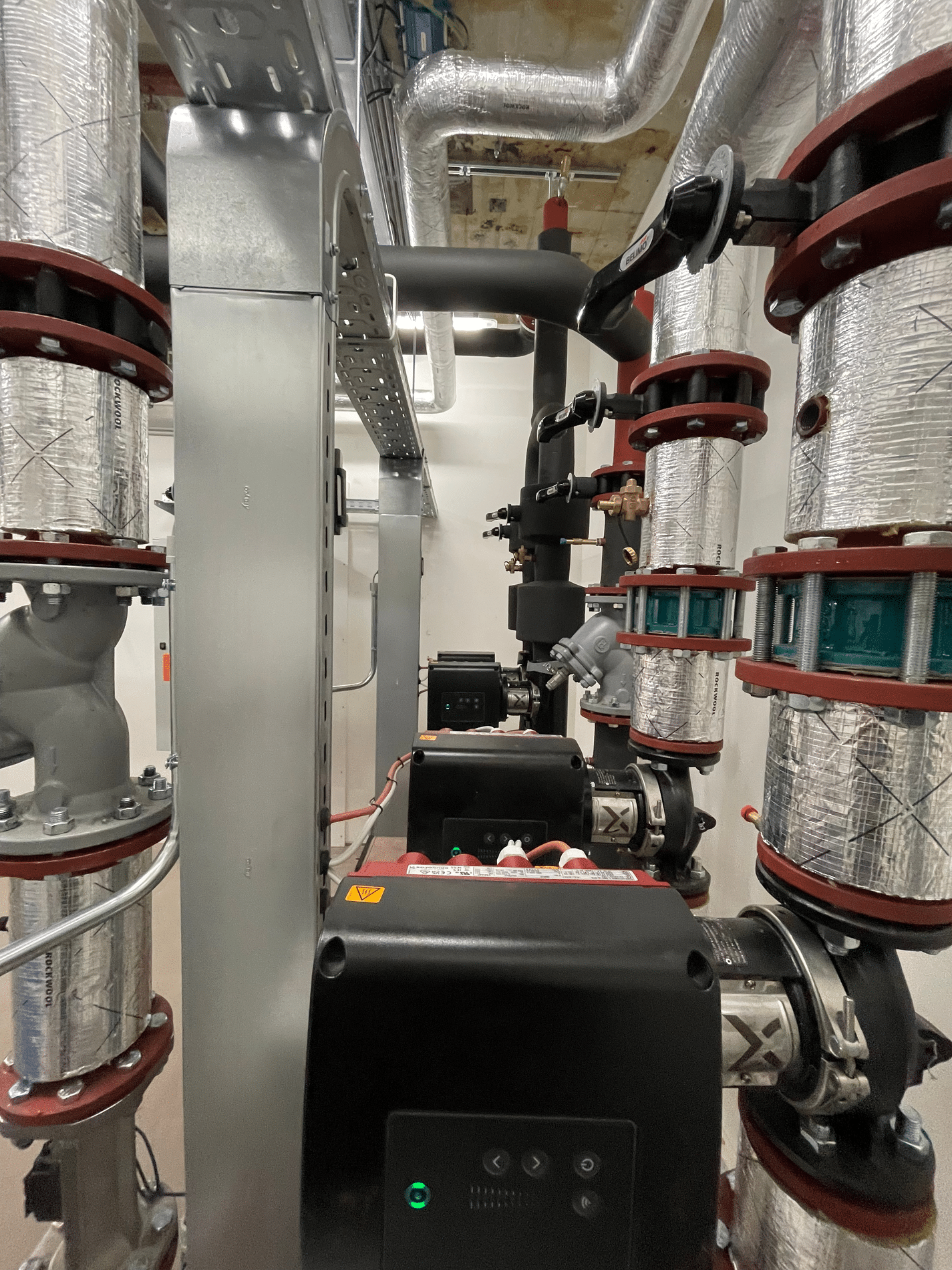 Specialist in bekabeling van regeltechniek 1